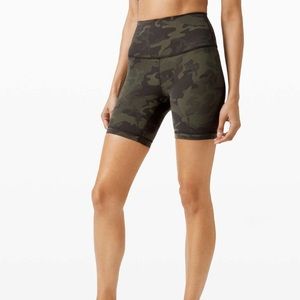 Lululemon Wunder Train High-Rise Short 6"